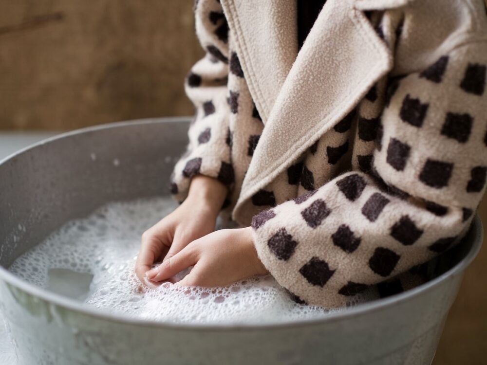 pranie wełnianego płaszcza